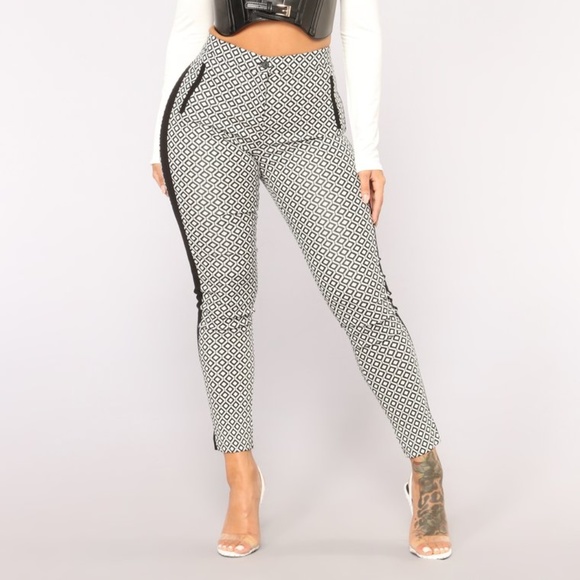 Fashion Nova Pants - Fashion Nova Carlybelle Print Pants